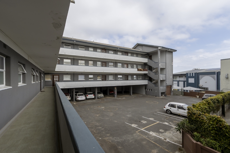 To Let 2 Bedroom Property for Rent in Lionviham Western Cape